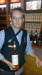 Matt holding the standard Oban 14yo